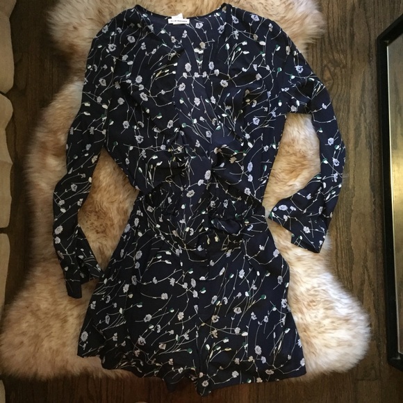 Club Monaco Romper 100% silk - Picture 4 of 5